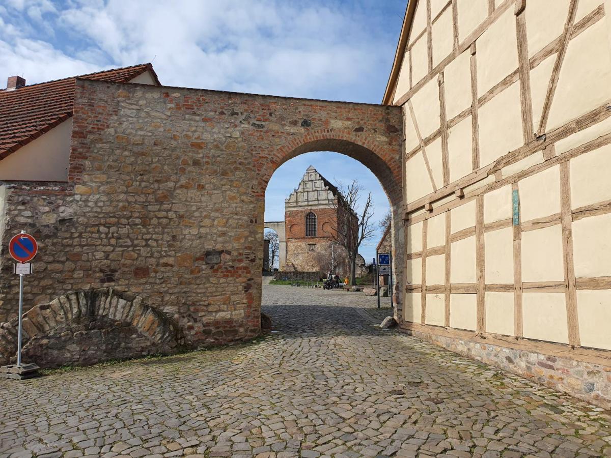 Grosses Offenes Loft Oder Kleine Gemuetliche Wohnung Mit Balkon Wolmirstedt Exterior photo